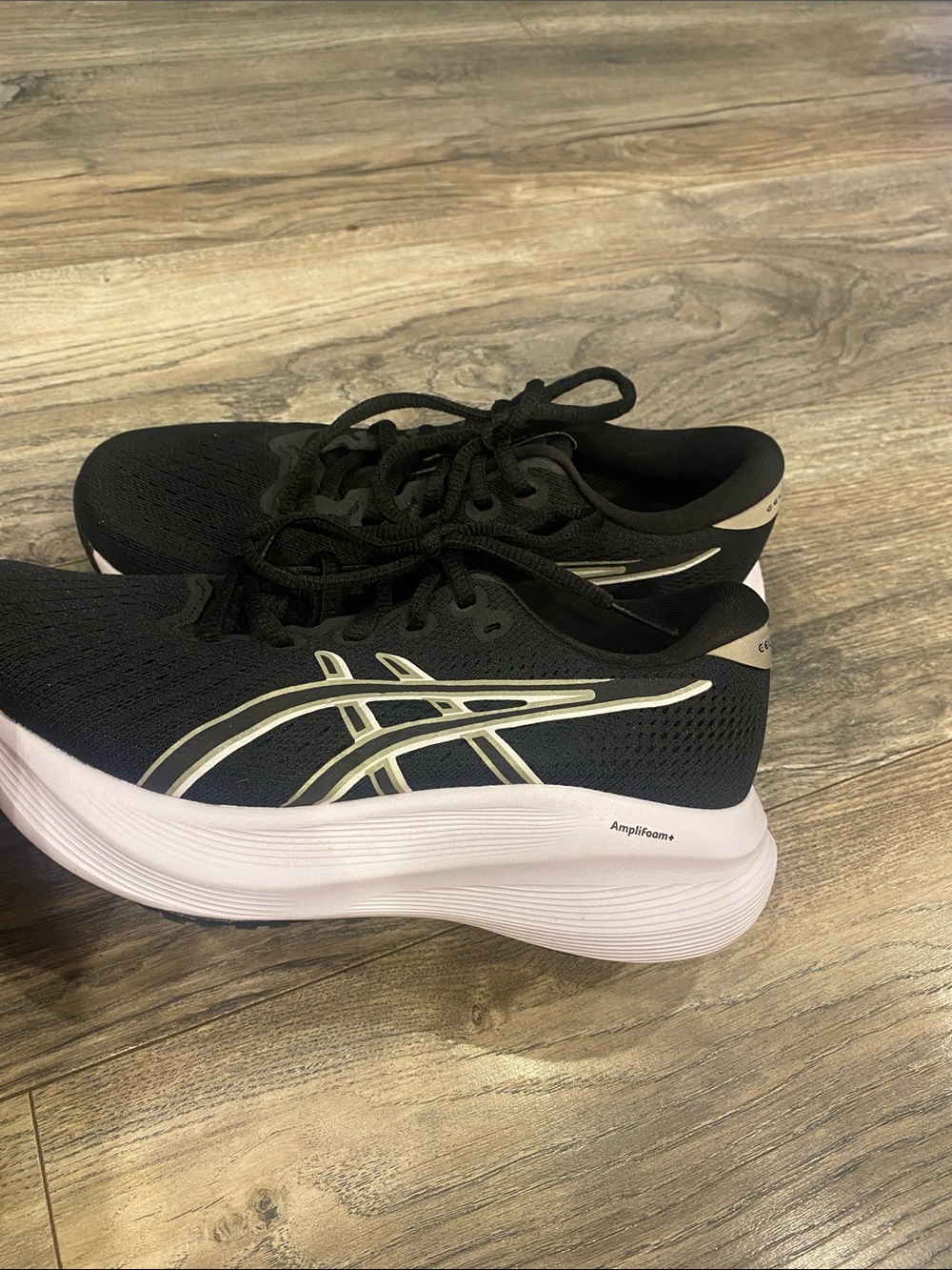 ASICS size 6.5 - Picture 3 of 6